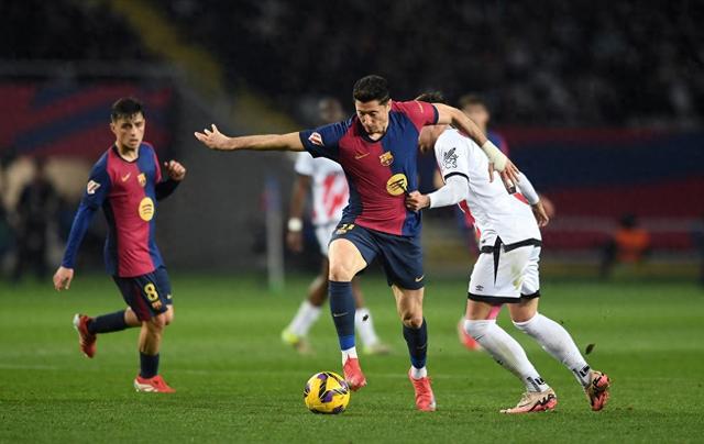 巴塞罗那全力追赶，西班牙甲级联赛胶着激烈